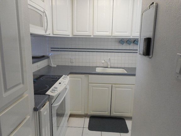 2nd image of 1004 Sandollar St
