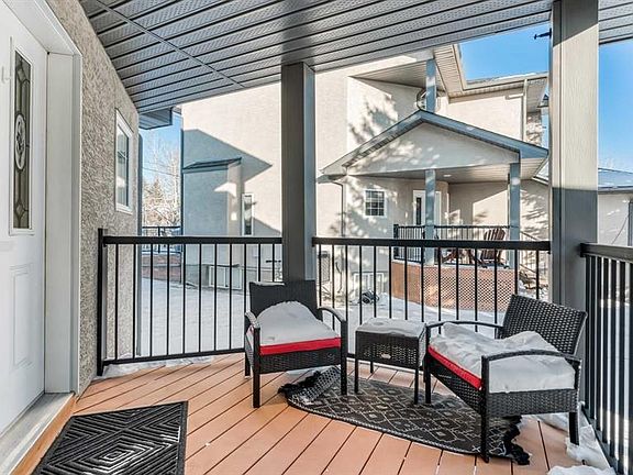 3rd image of 32 S Prominence Park SW