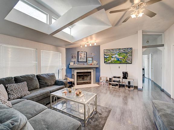 5th image of 2050 W Waudman Ave