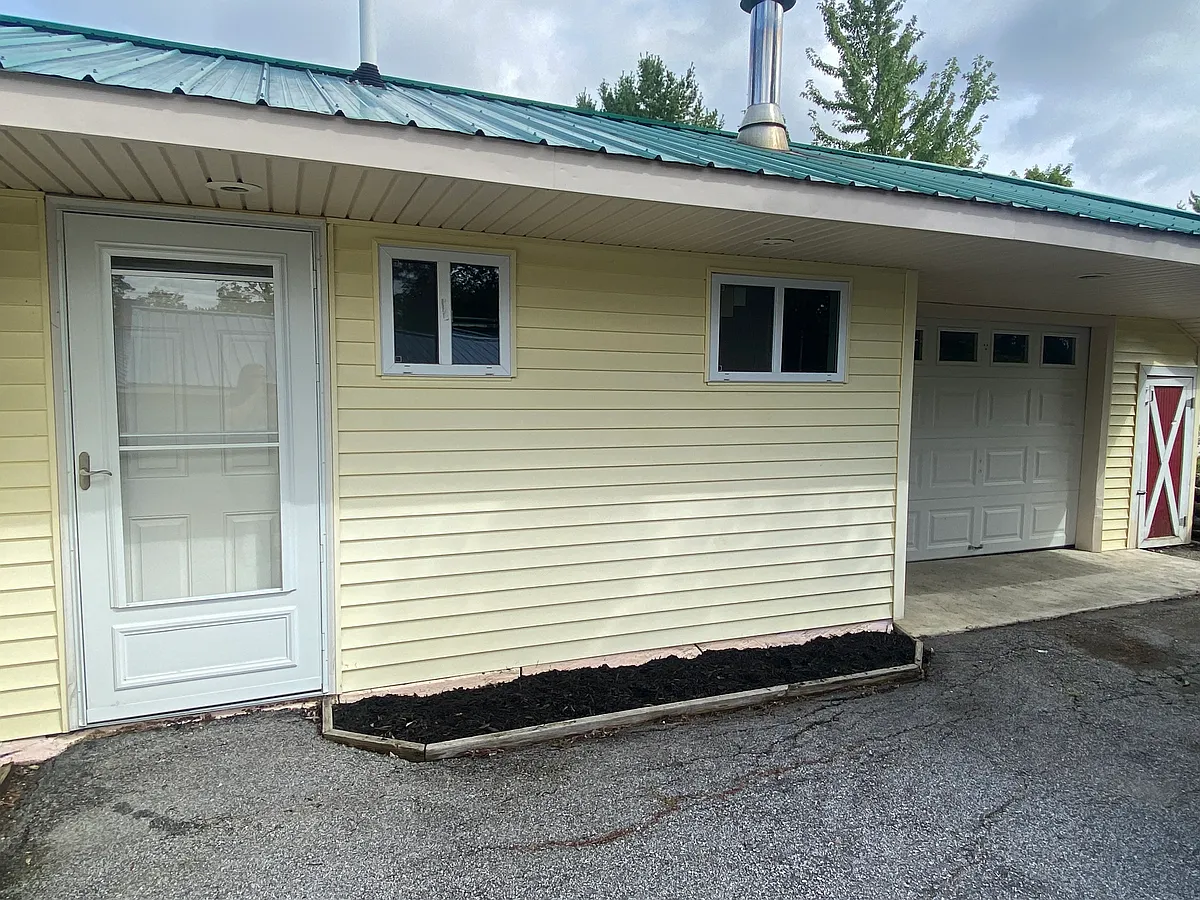 Building Photo - 156 Thornton Rd