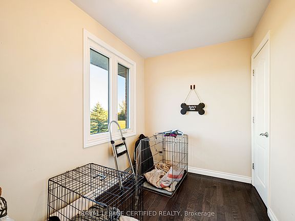 5th image of 22186 Kennedy Rd