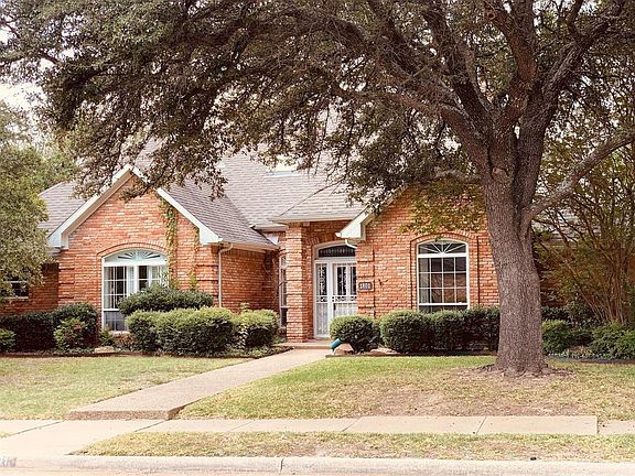 2nd image of 1801 Triple Crown Ln
