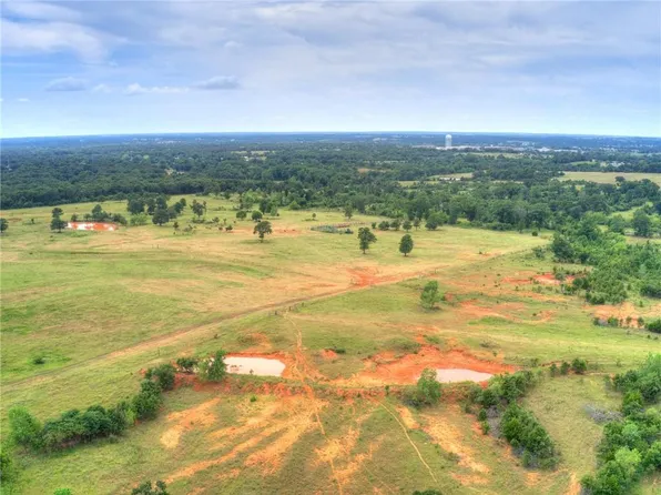 4 Moffatt Rd #168, Lexington, OK 73051