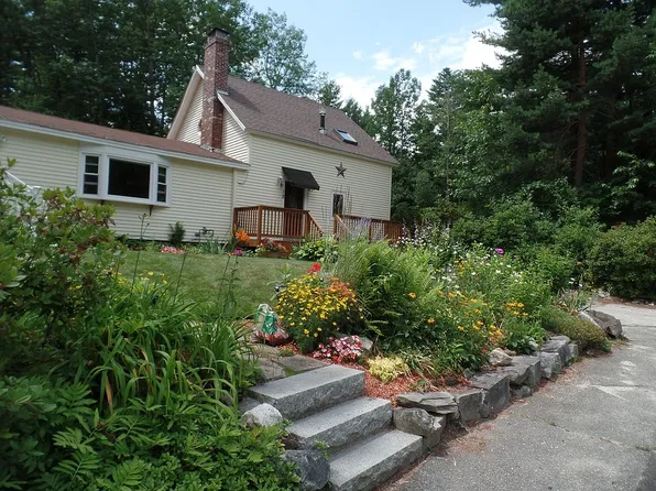 12 Forsythia Ln, Merrimack, NH 03054
