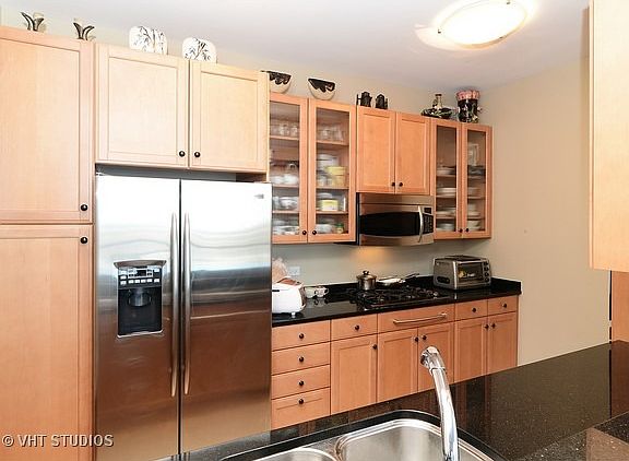 5th image of 600 N Lake Shore Dr APT 515