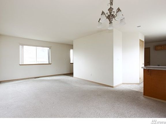 4th image of 6413 Yakima Ave