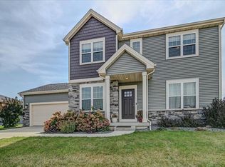 6614 Wolf Hollow Rd, Windsor, WI 53598