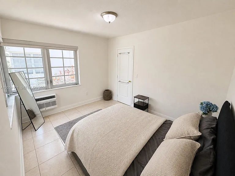 951 Jefferson Ave #2 — Photo 5