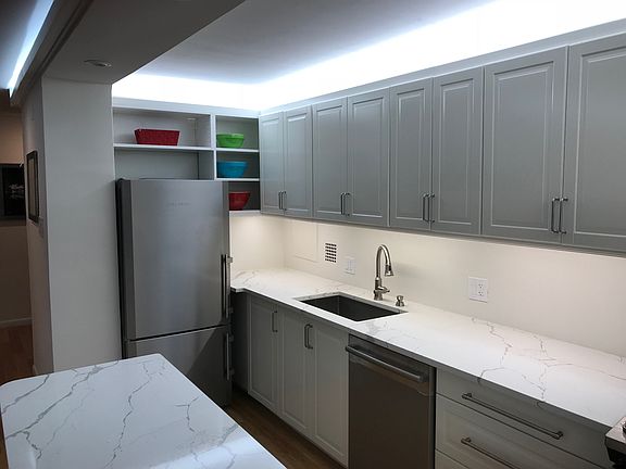 3rd image of 950 25th St NW #502-1