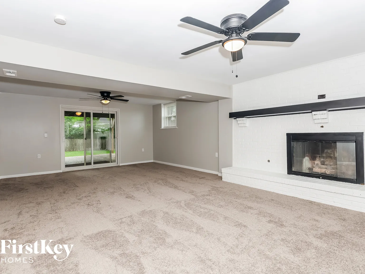 3 bed, 2.5 bath, 1344 sqft, $2,300 — Photo 3