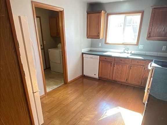 4th image of 112 S 44th St