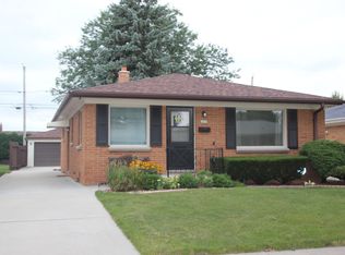 2619 S 94th St, West Allis, WI 53227