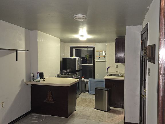 2nd image of 160 Madison St #1