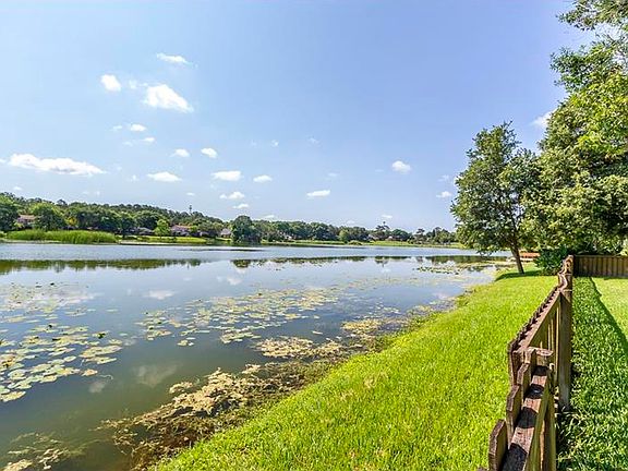 2nd image of 14927 Lake Forest Dr