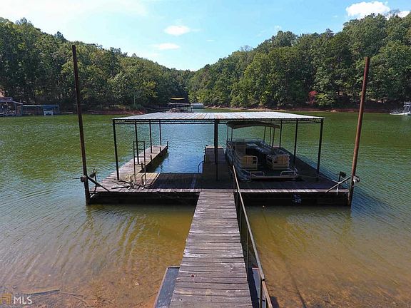2nd image of 3520 Pinecrest Dr