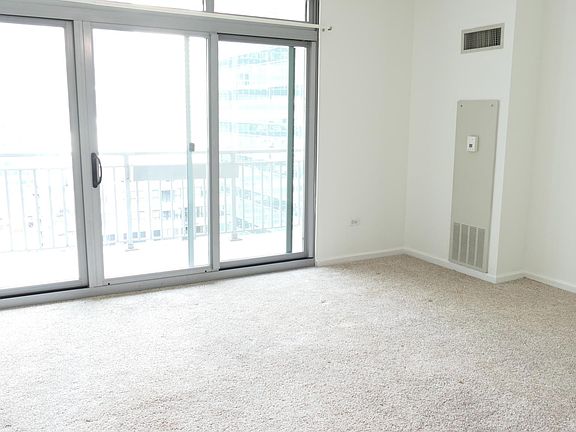 4th image of 125 S Jefferson St #1705
