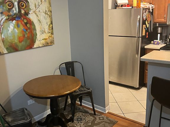 3rd image of 510 W Fullerton Pkwy APT 208