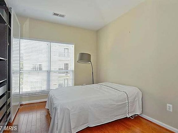 5th image of 4860 Eisenhower Ave Unit 377