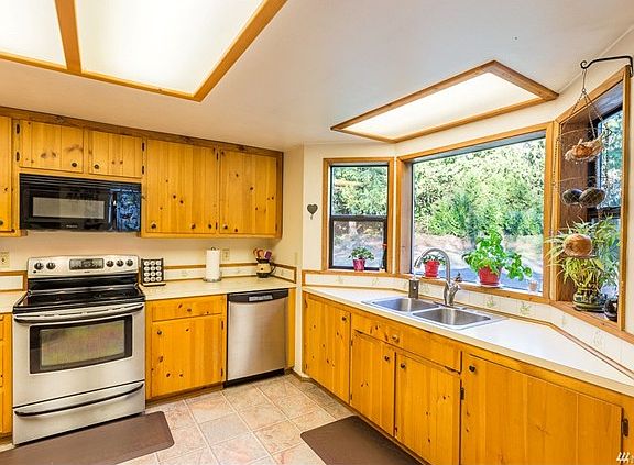 5th image of 10125 87th Ave NE