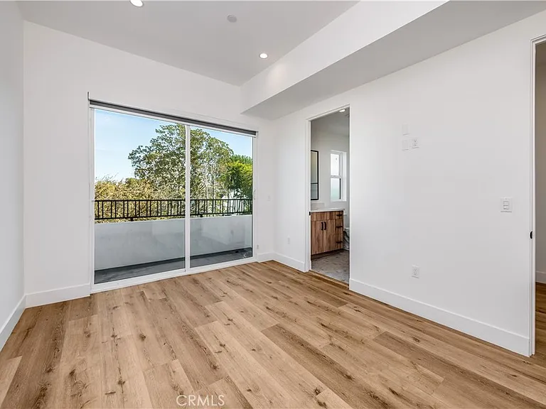 5044 Laurel Canyon Blvd — Photo 16