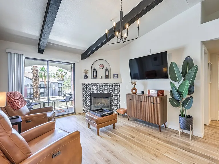 950 Seven Hills Dr 2825-7_05212026