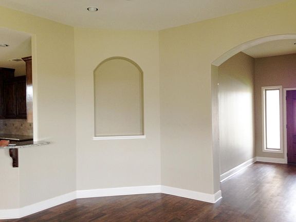3rd image of 613 Glenmore St