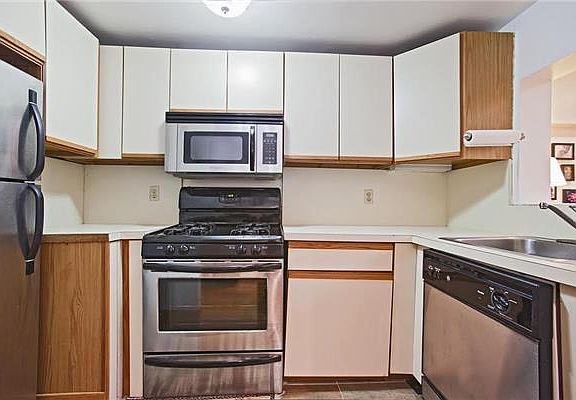 3rd image of 190 Garfield Pl APT 1B
