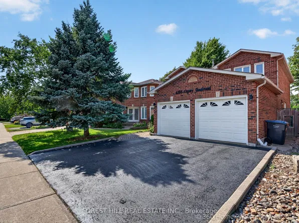 6108 Osprey Blvd, Mississauga, ON L5N 5W5