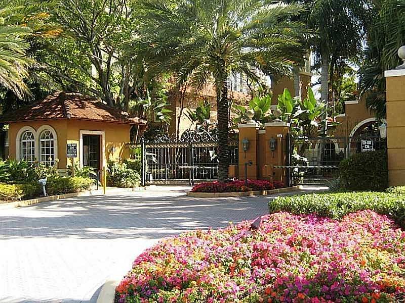 1st image of 19501 E Country Club Dr #9505