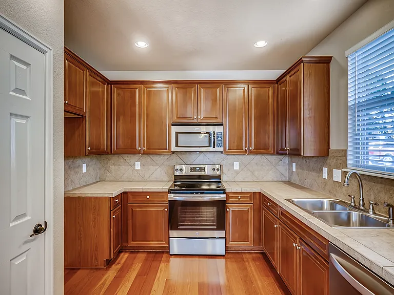 6378 S Xanadu Way — Photo 2