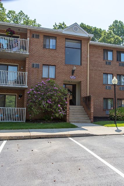 1st image of 400 Campbell Cir #G-20