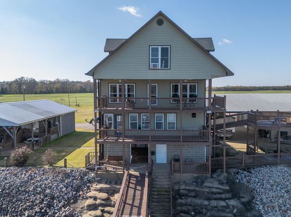 1111 Leaning Trees Ln, Adamsville, TN 38310