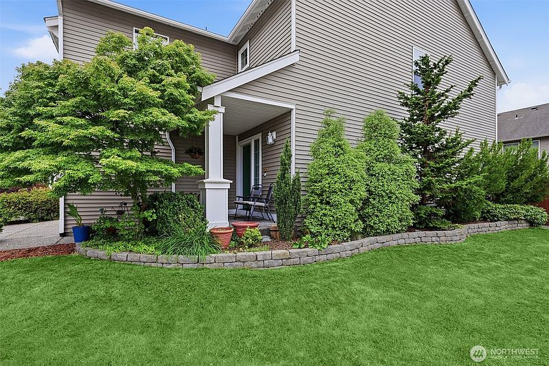 3rd image of 305 Lynnwood Avenue SE