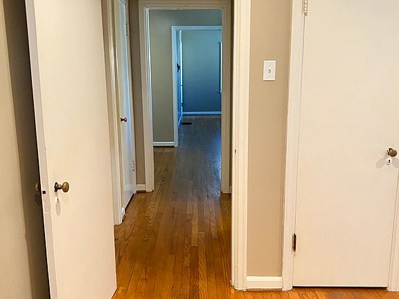 4th image of 1114 Cooper Dr