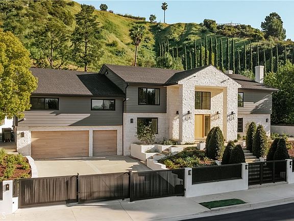 2nd image of 4072 Alonzo Ave