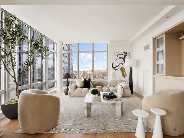 2 Northside Piers APT 27A, Brooklyn, NY 11249