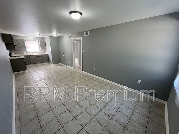 5th image of 5051 Baker Blvd Unit B