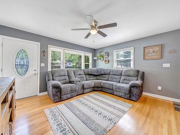 5th image of 2819 Embassy Dr