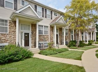 845 S Insignia Ct, Palatine, IL 60067