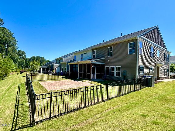 2nd image of 553 Barneswyck Dr