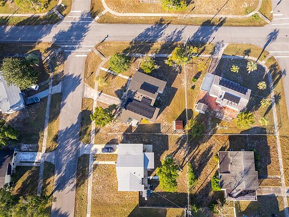 4th image of 944 Halstead St