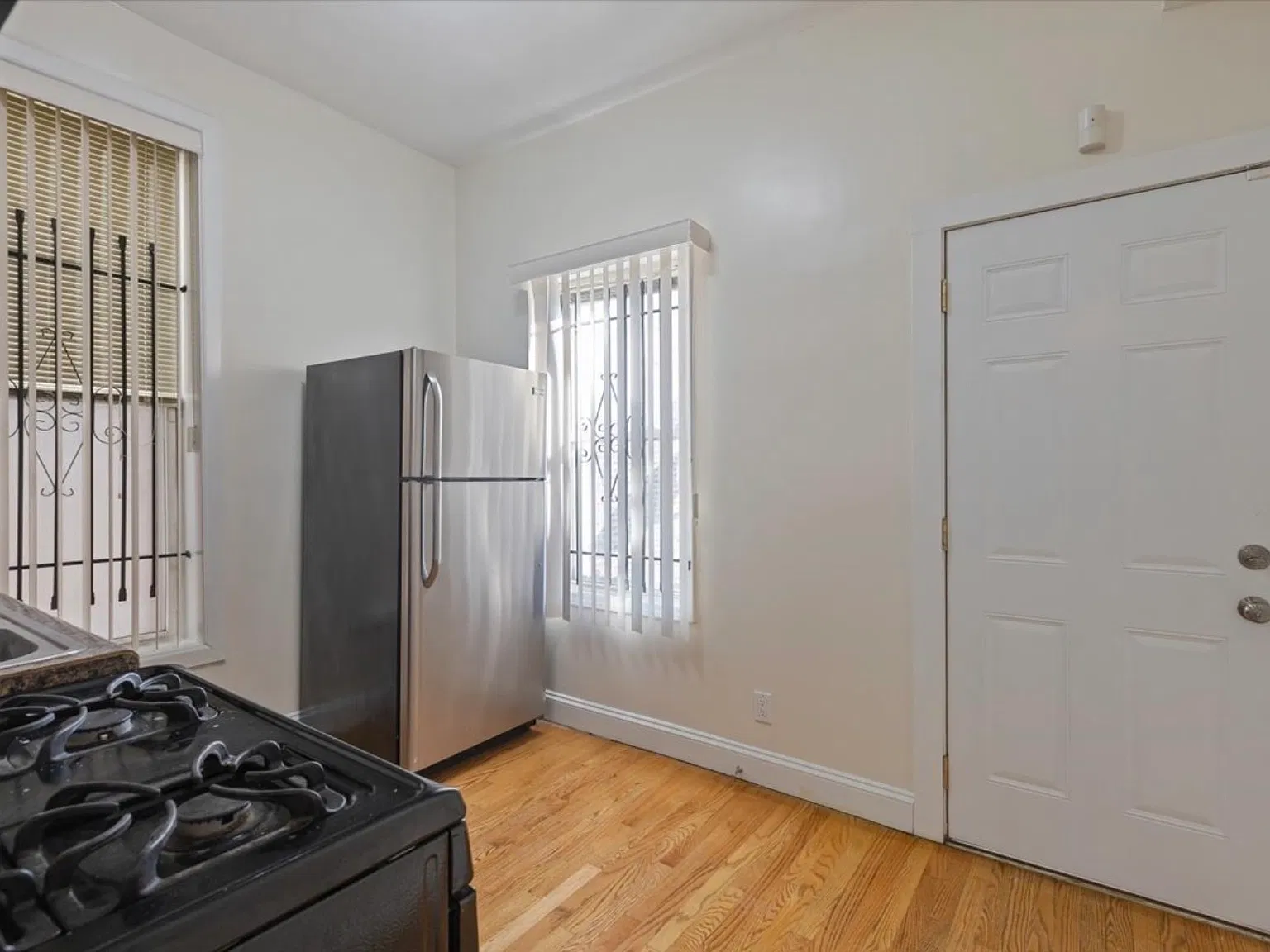 3 bed, 1500 sqft, $2,100 — Photo 4