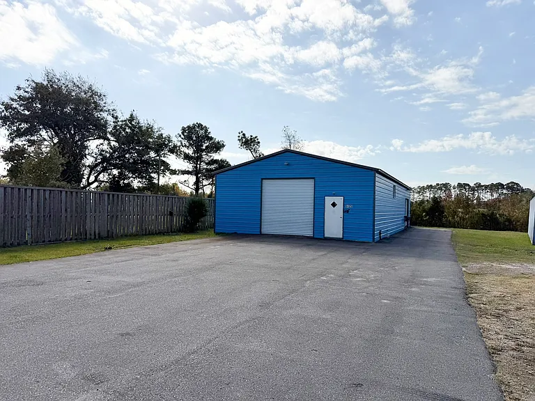 5025 Business Dr #1 — Photo 5