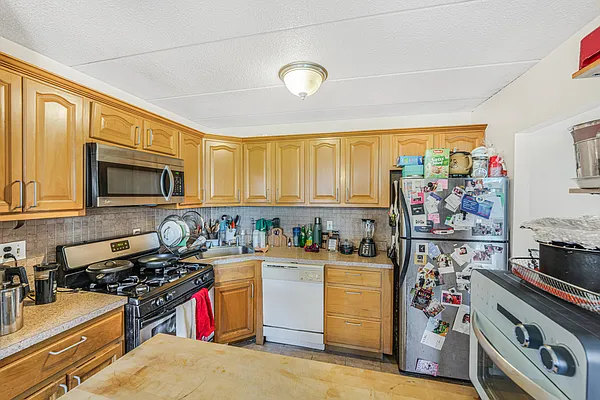 Sold by Excell Choice Realty | media 28