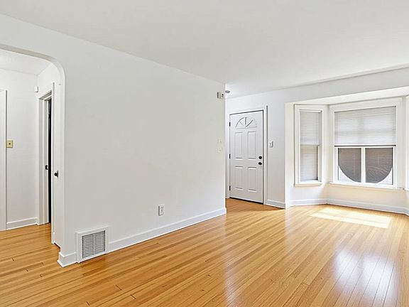 3rd image of 14123 S State St