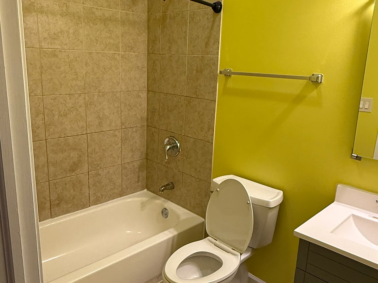 4 bed, 1500 sqft, $2,200 — Photo 3