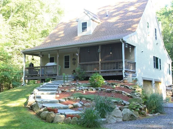 19 Morses Ln, Acushnet, MA 02743