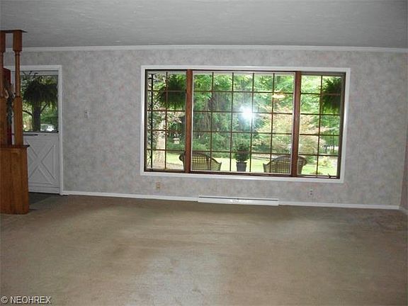 2nd image of 3560 Valley Pkwy