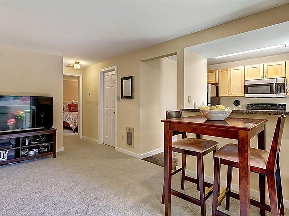 4th image of 6700 NE 182nd St APT C103