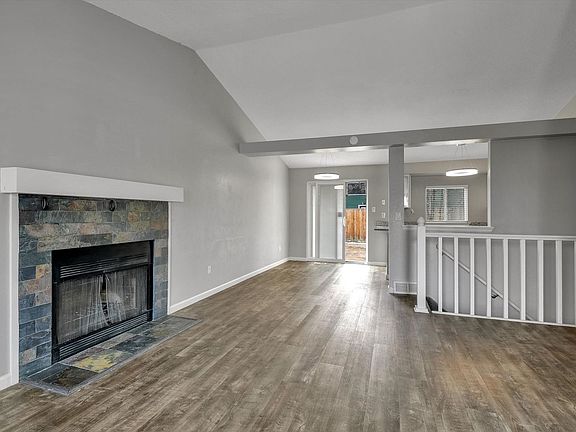 4th image of 11557 Jay St